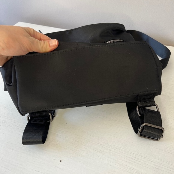 BOTIKER Mini Trigger Backpack Black - Picture 13 of 15